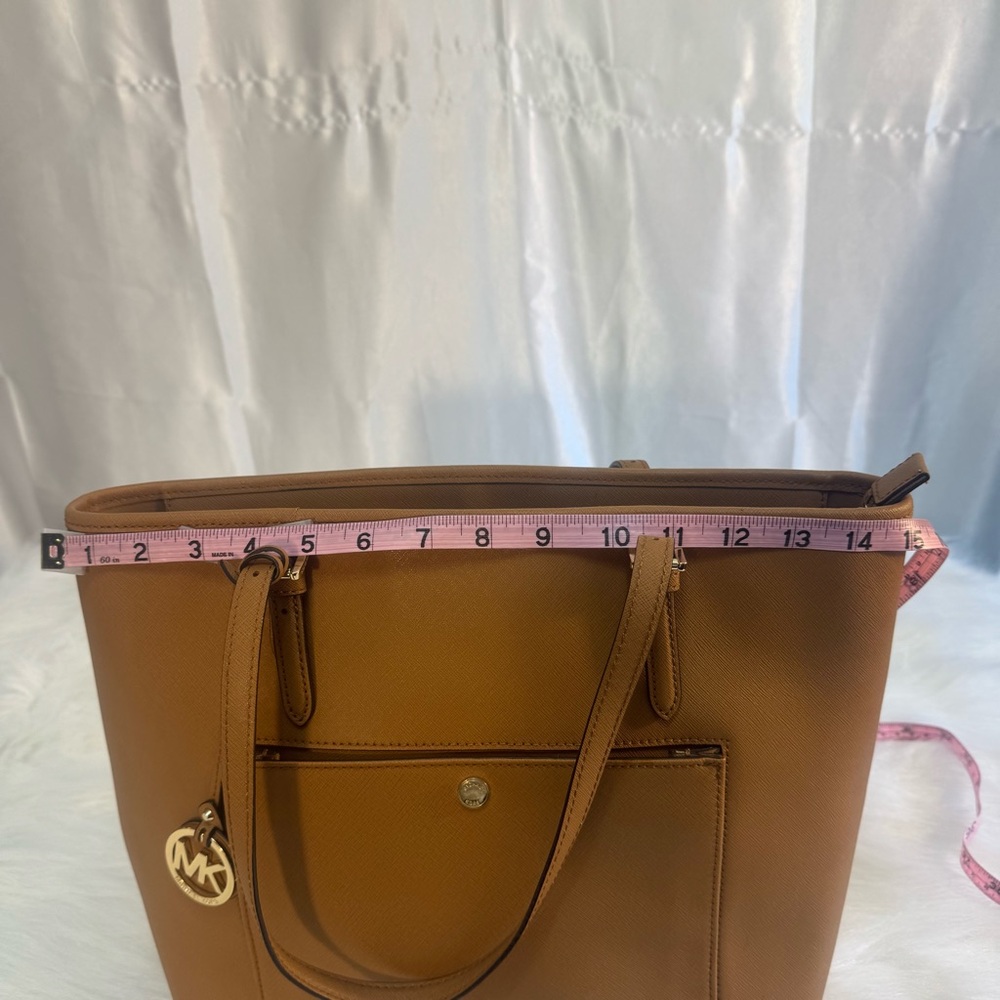 New Michael Kors Jet Set Saffiano Leather Acorn Pocket Tote Gold Accents NWOT - Picture 11 of 14